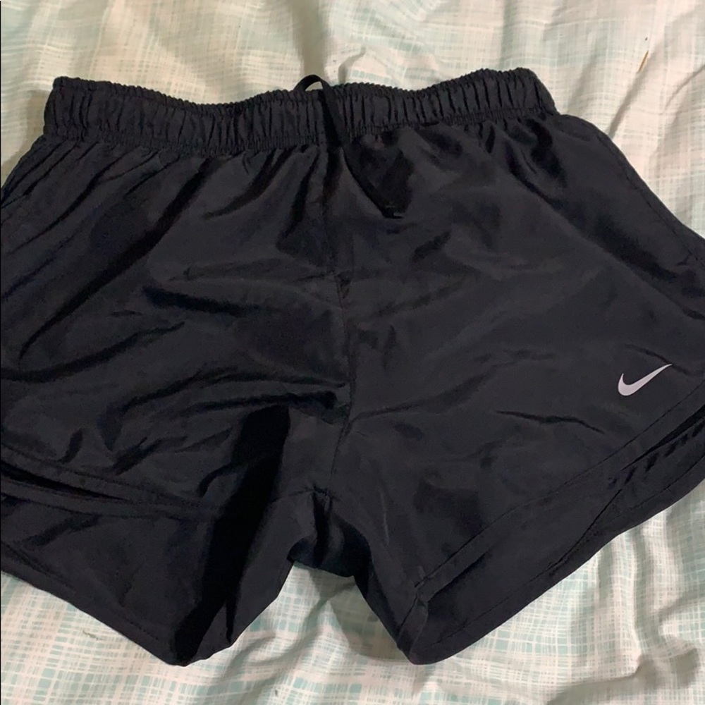 Size m Nike shorts